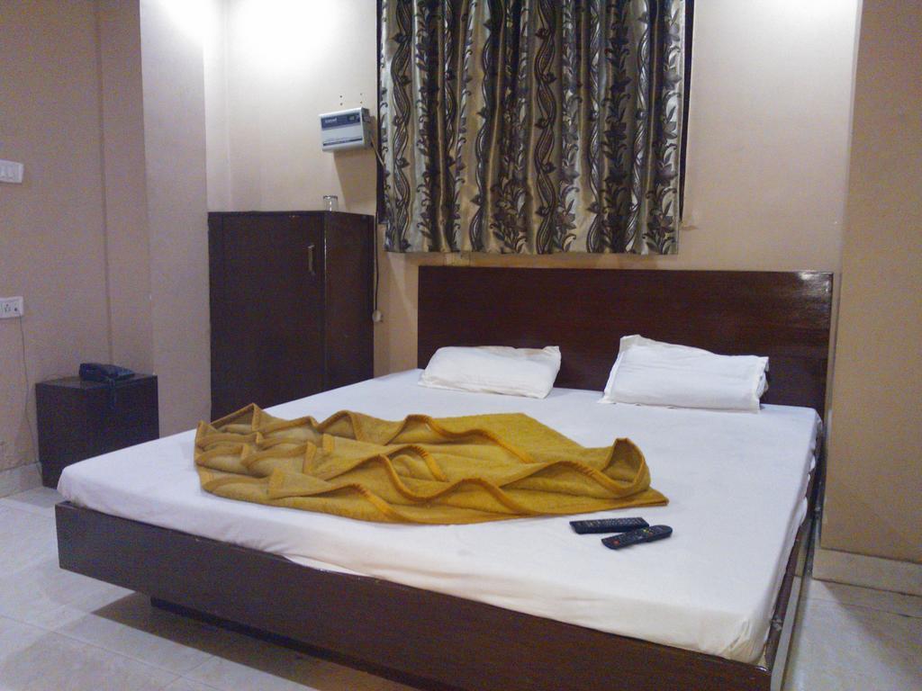 Hotel Hridey Inn Nueva Delhi Exterior foto
