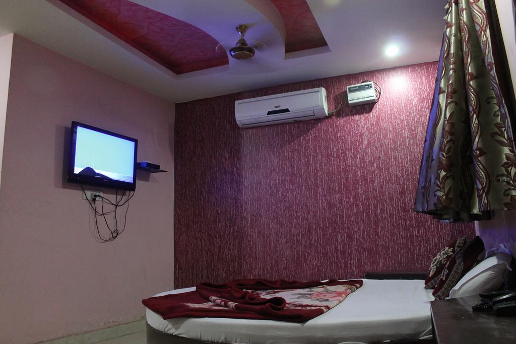 Hotel Hridey Inn Nueva Delhi Exterior foto