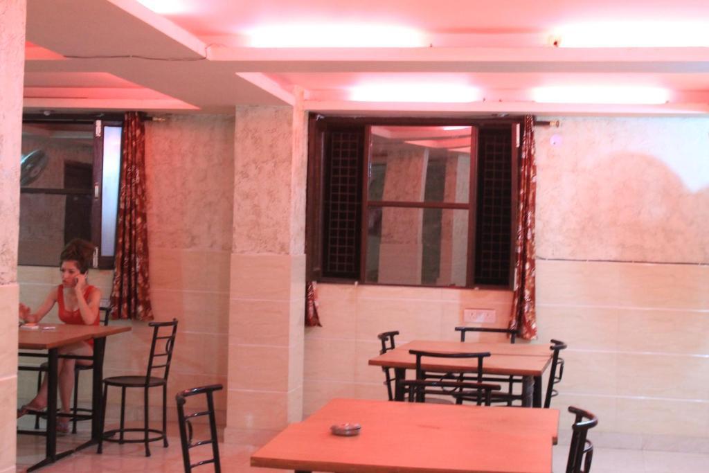 Hotel Hridey Inn Nueva Delhi Exterior foto