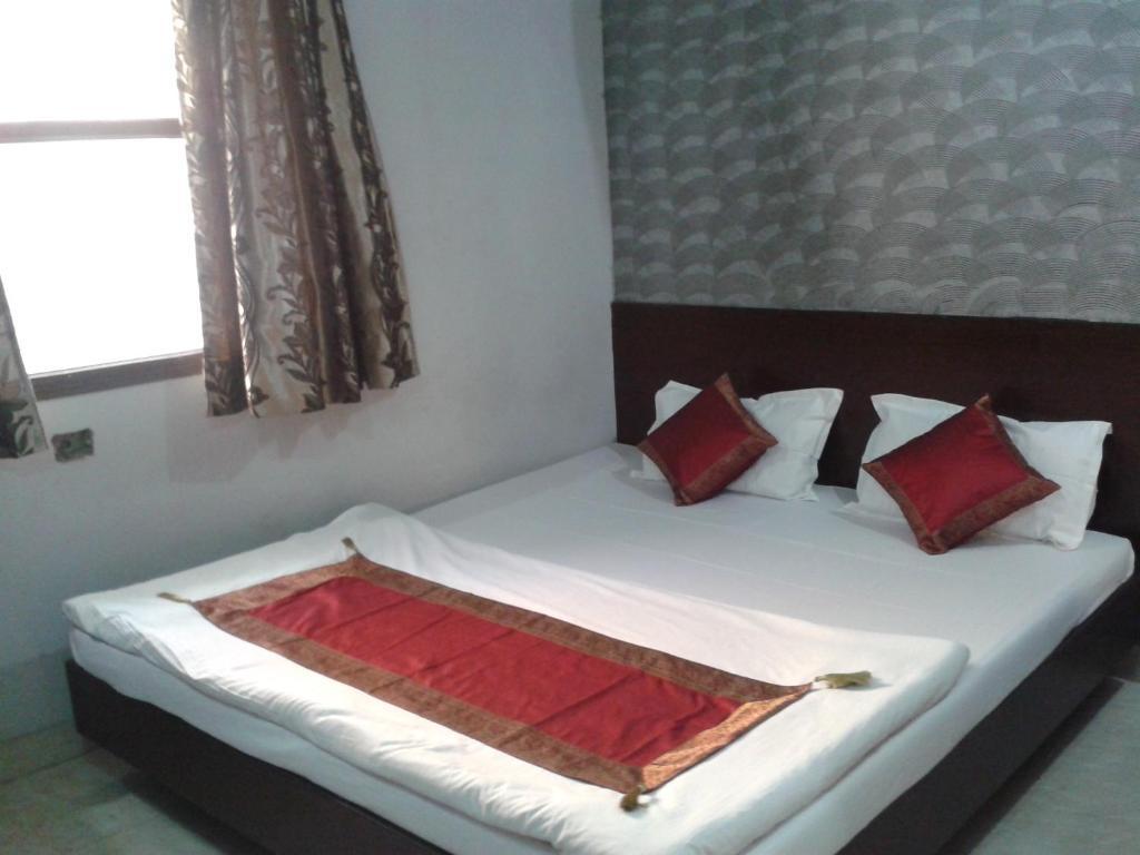 Hotel Hridey Inn Nueva Delhi Habitación foto